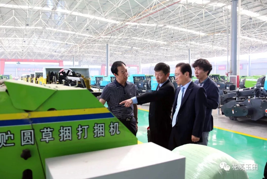 韓國(guó)明星株式會(huì)社會(huì)長(zhǎng)李寅鉉一行來(lái)花溪公司洽談合作