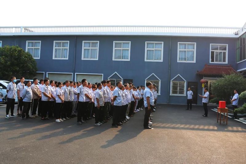 花溪科技舉行“送溫暖、獻愛心”捐助活動